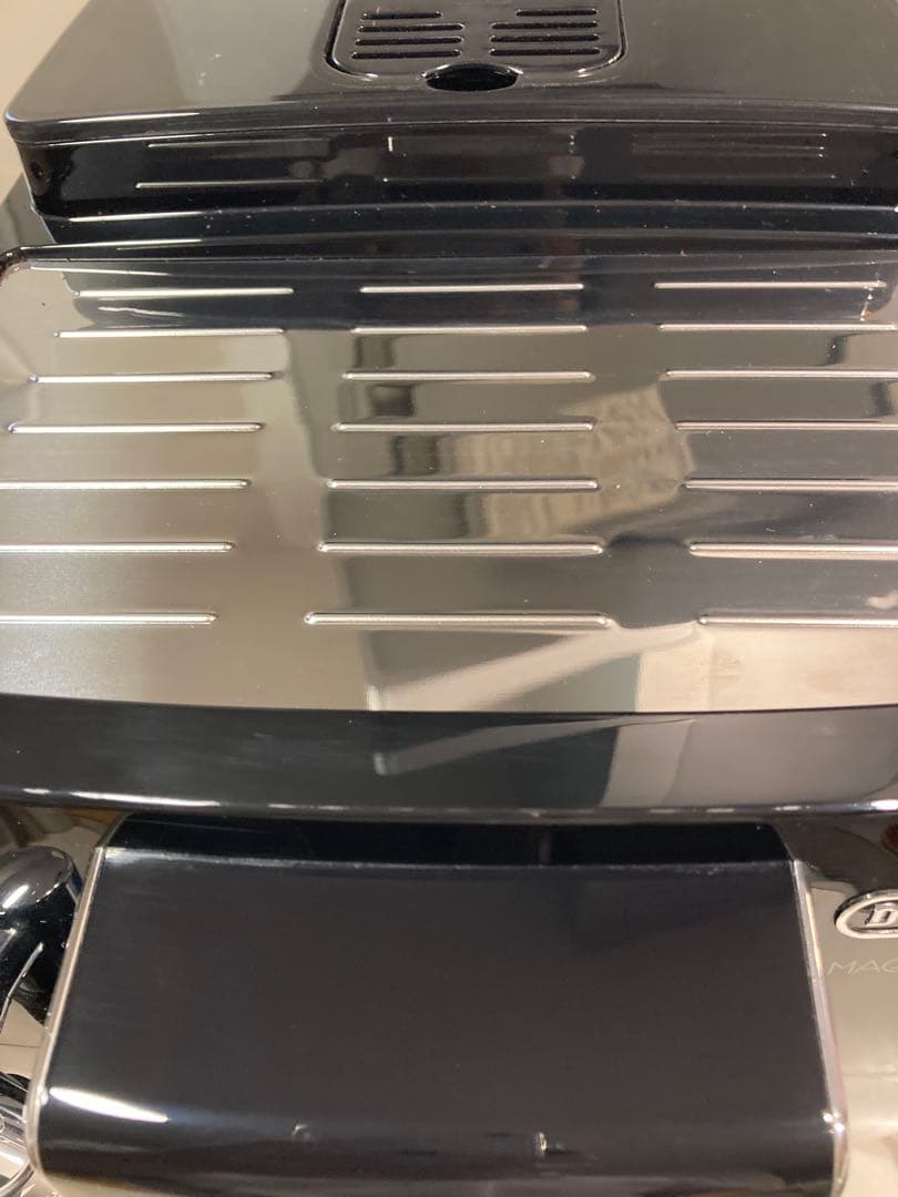 超美品　デロンギ 全自動エスプレッソマシン　マグニフィカS ECAM23120