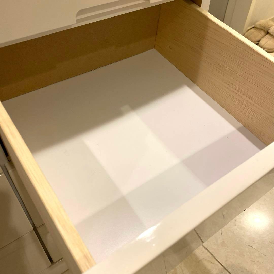 ニトリ　ホワイト　4段チェスト シンプル　ローチェスト　棚