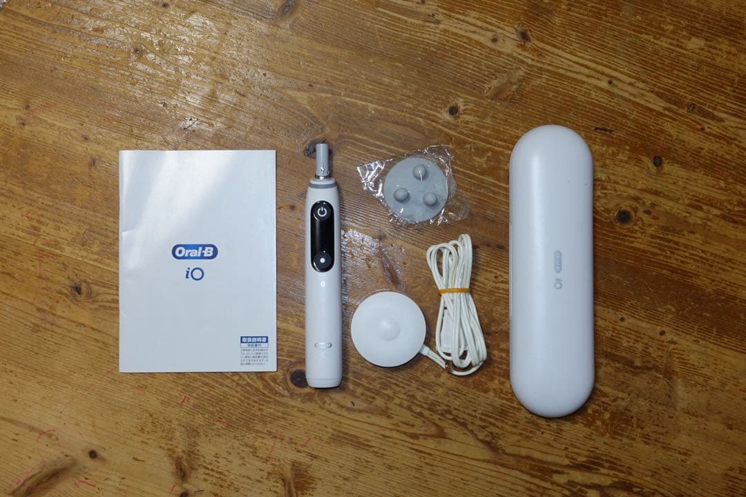 BRAUN Oral-B ブラウンオーラルb / io8 / ホワイト