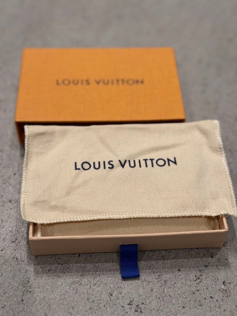 ヴィトン　キーケース　エピ・ノワール