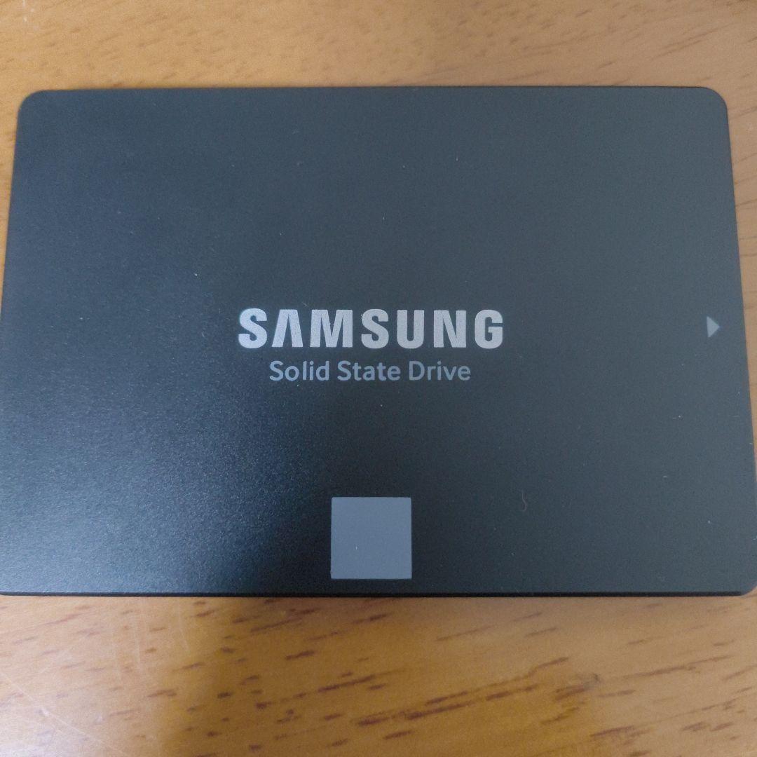 ふぁいたーふぁいたー01　Samsung　SSD 2TB 値下げ可
