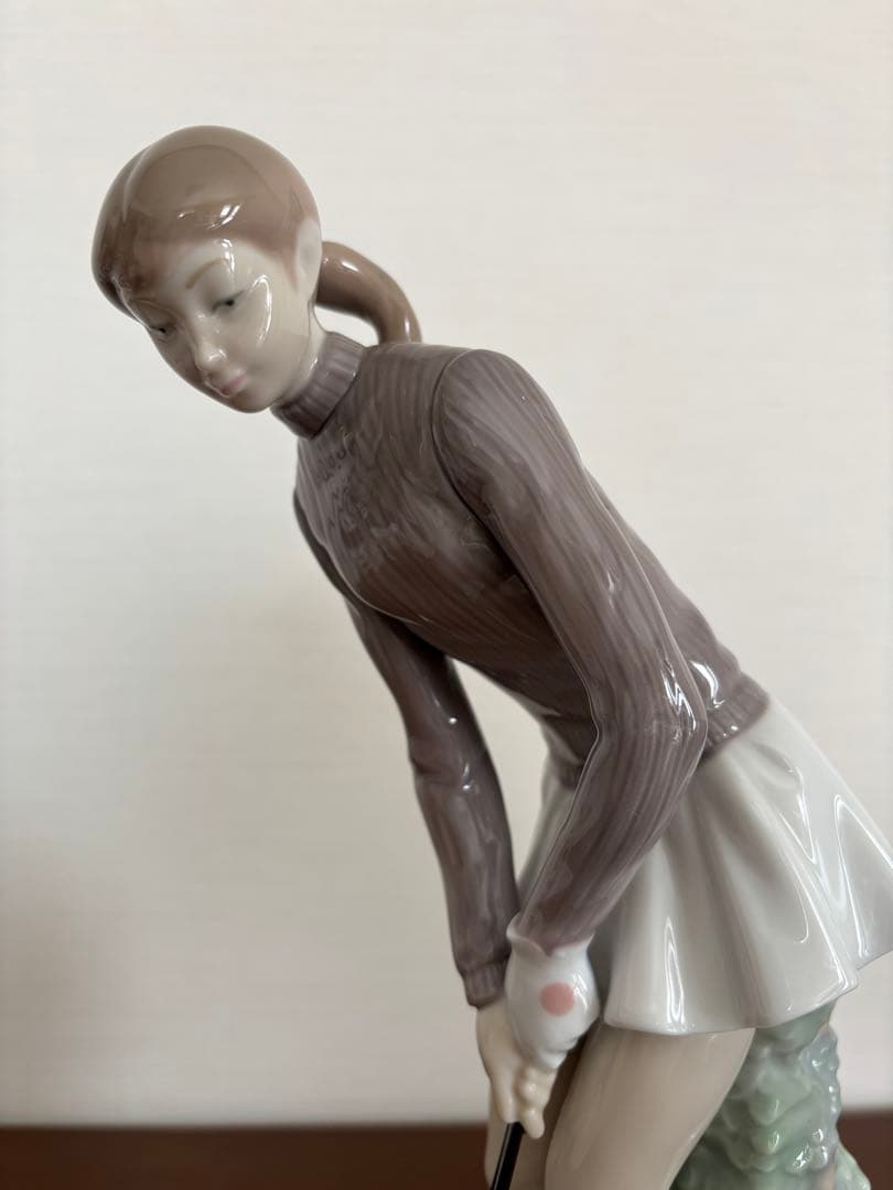 リヤドロ　ゴルフ女性