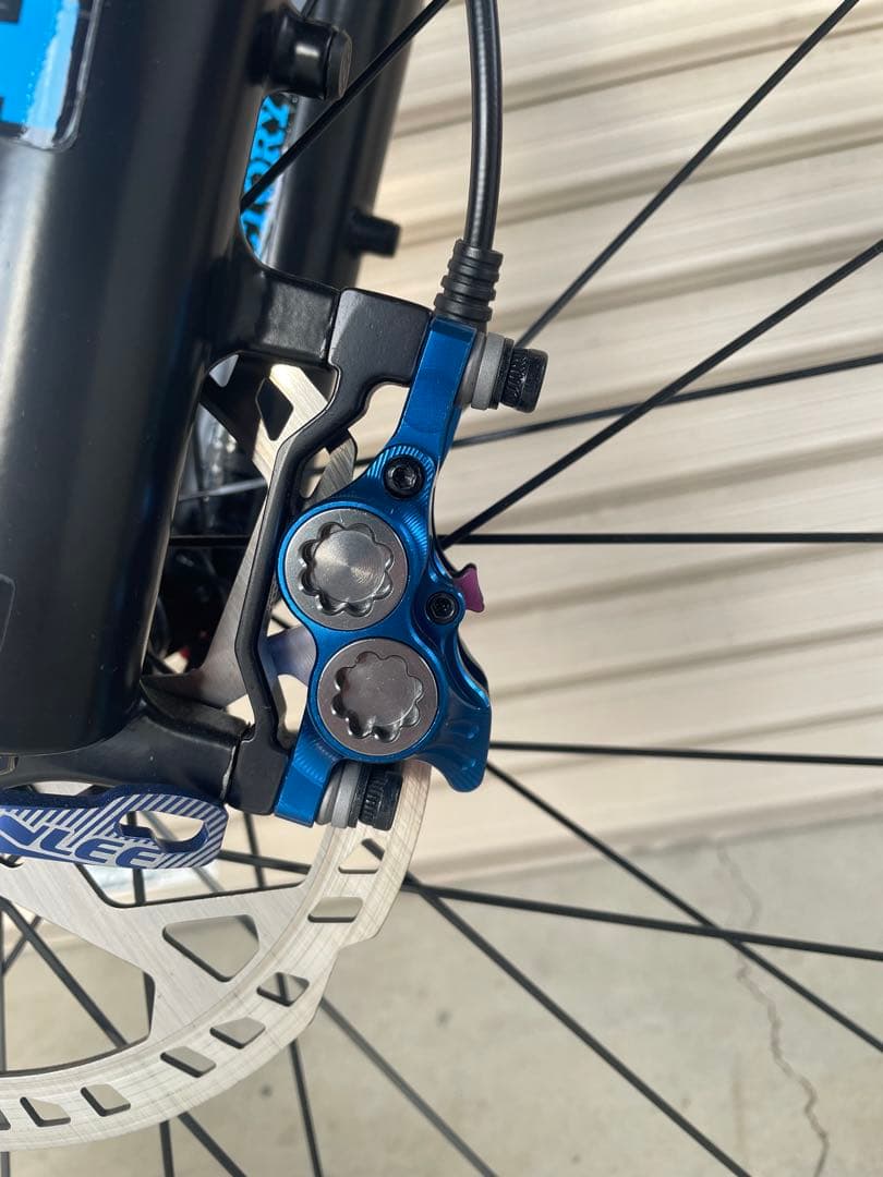 ZRACE 4ピストン ポストマウント ブレーキセット