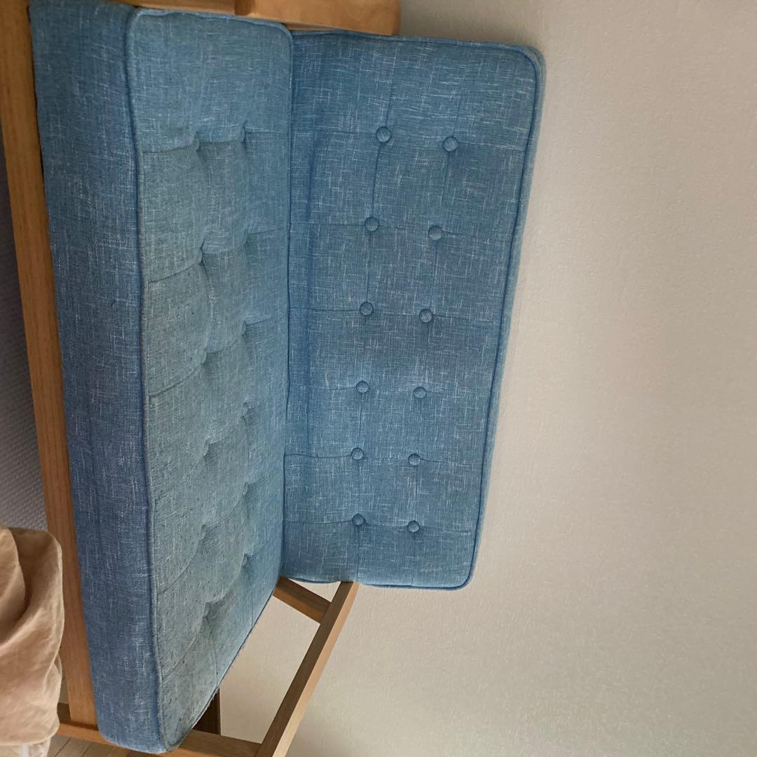 最終価格！水色のボタン付きクッションソファ