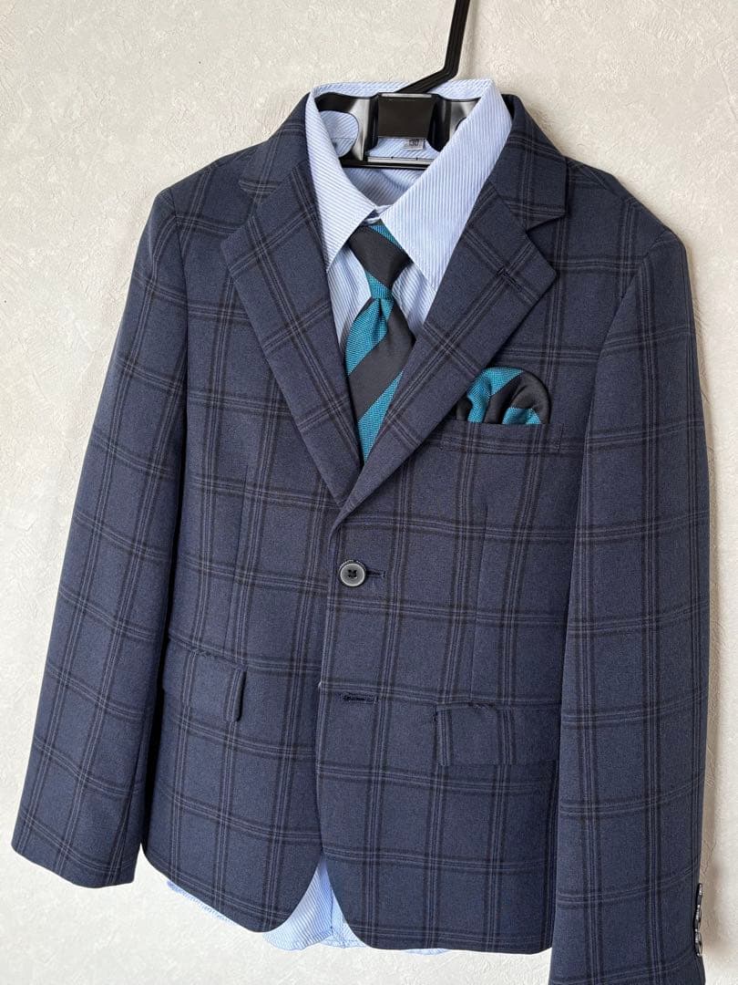 美品！子供用スーツ　130cm