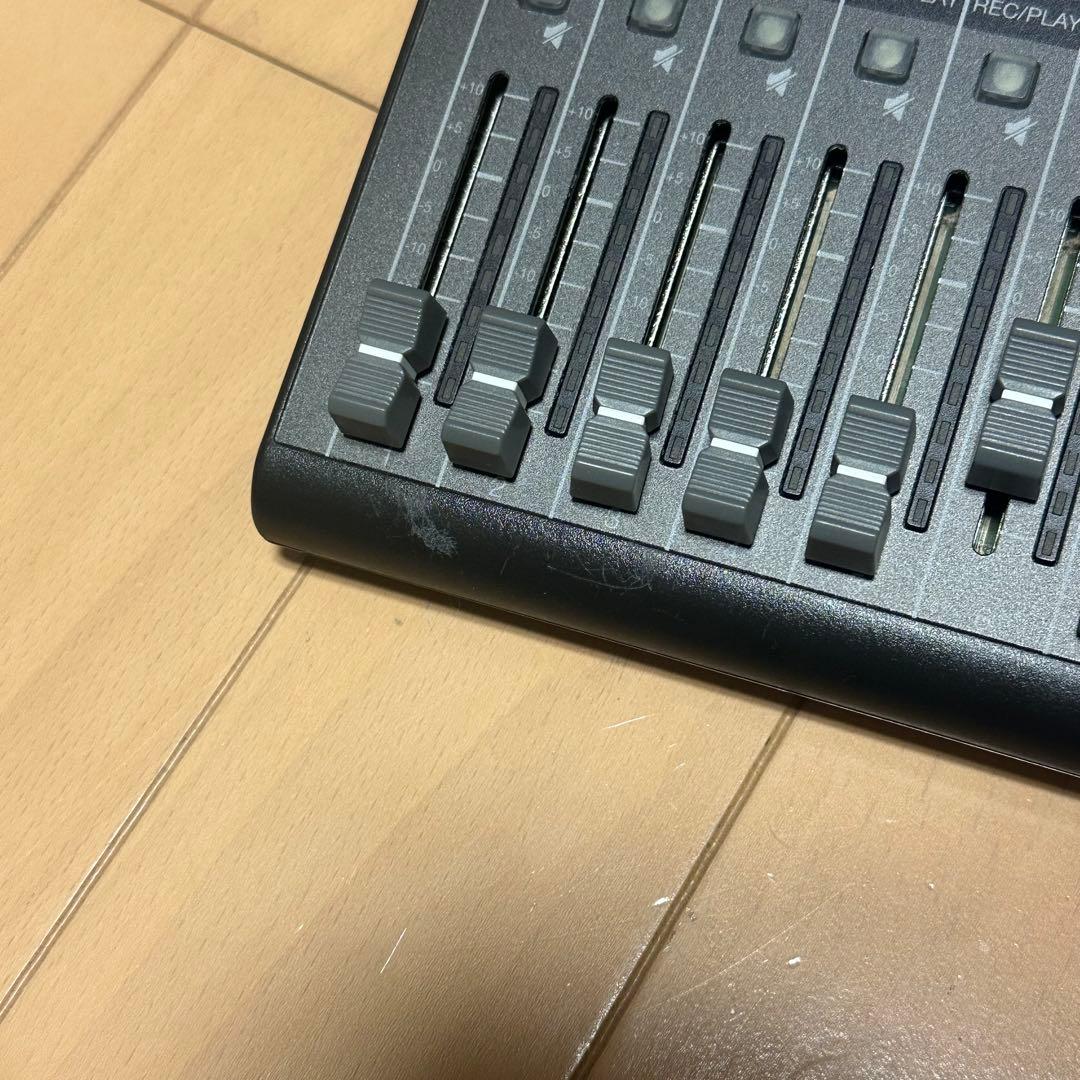 Zoom LiveTrak L-8 デジタルミキサー