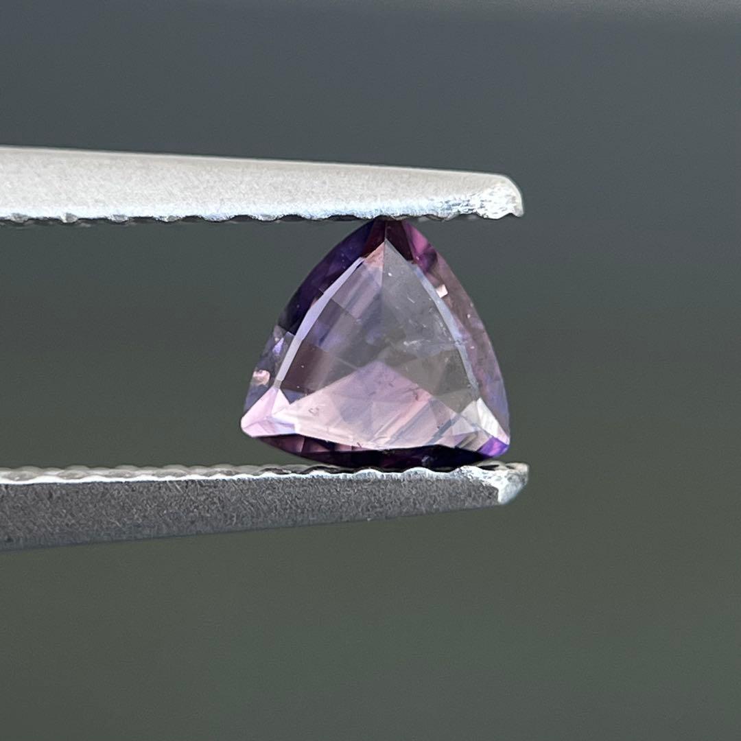 スリランカ産非加熱天然バイオレットサファイアルース