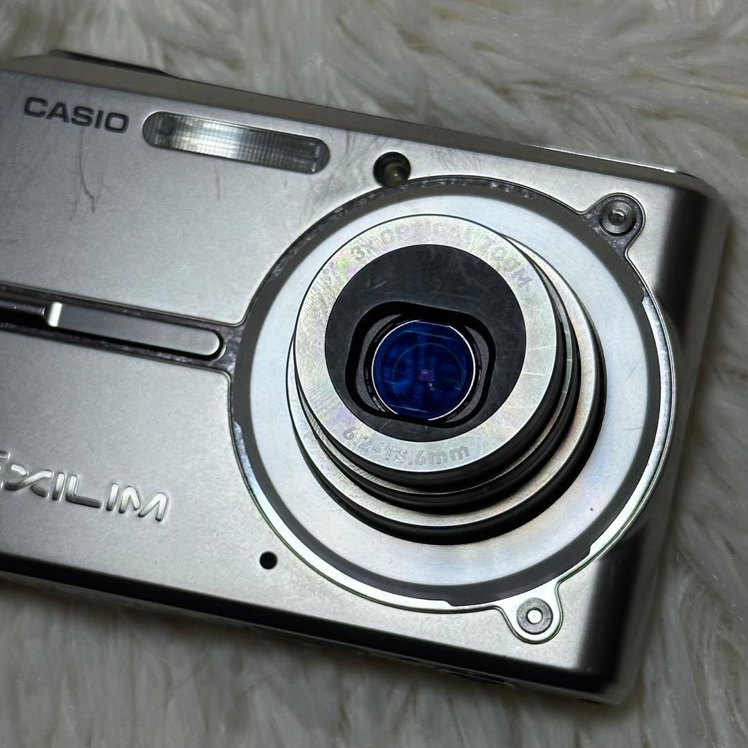CASIO EXILM EX-S600 シルバー コンデジ デジタルカメラ