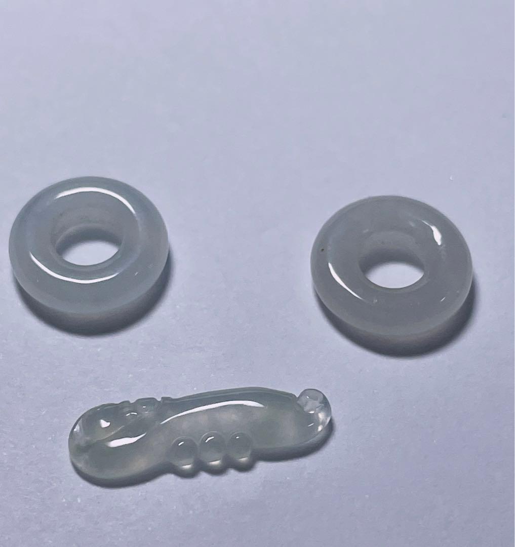 東泰堂ページ 天然翡翠 ヒスイ 彫刻小物　半透明　本物保証　ペンダント