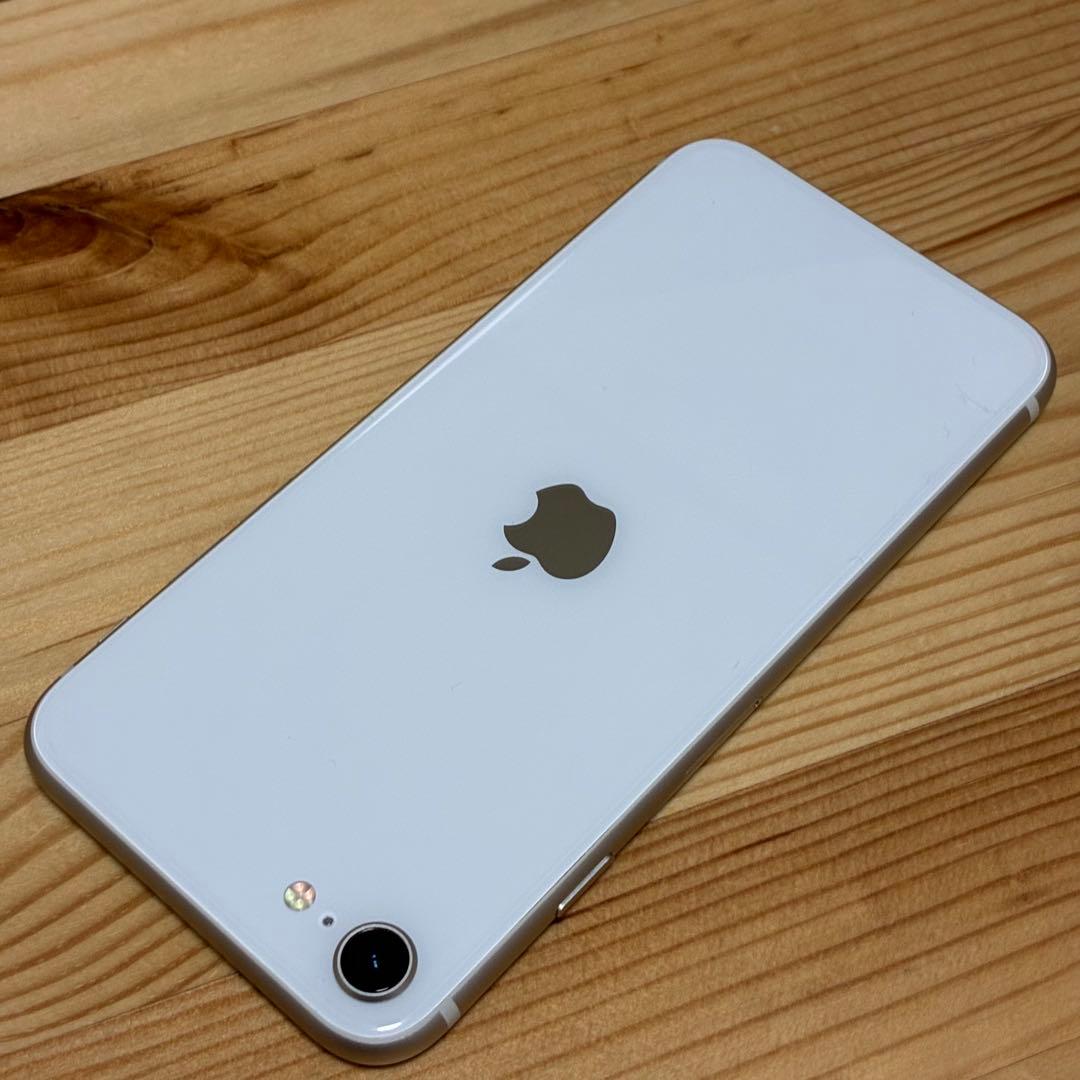 s*a様 バッテリー新品　iPhoneSE第3世代64GB SIMフリー　美品