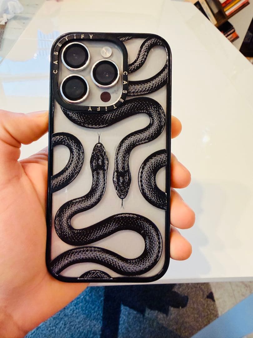 iPhoneアクセサリー Iphone 15 pro on sell with 2 case