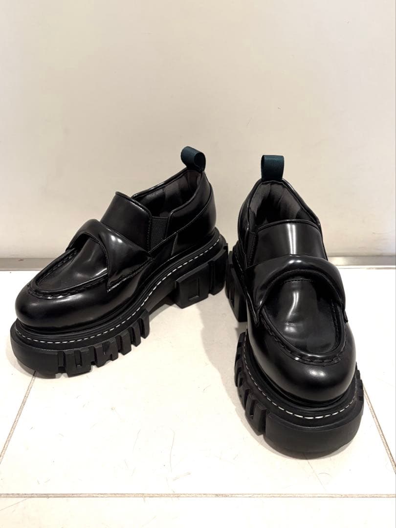 完売　UN3D. SOLE PLUMP LOAFER