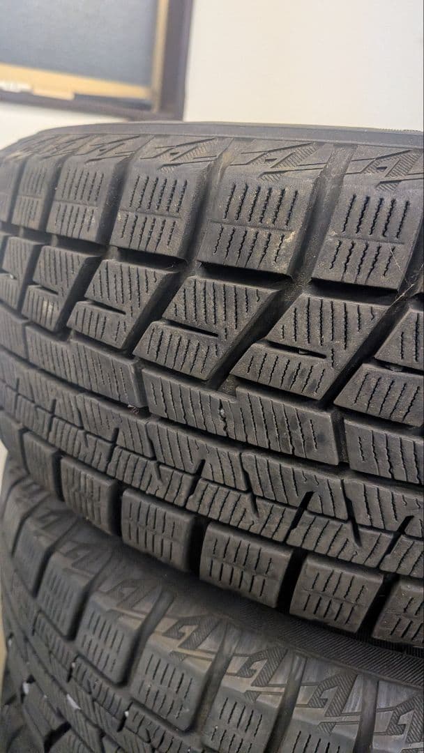 195/65R15スタッドレス 15インチ5穴114.3タイヤ　セレナ