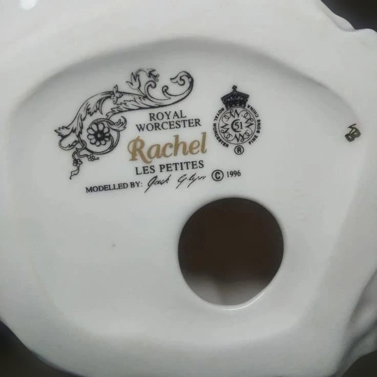  WORCESTER：レイチェル フィギュリン 陶器 置物