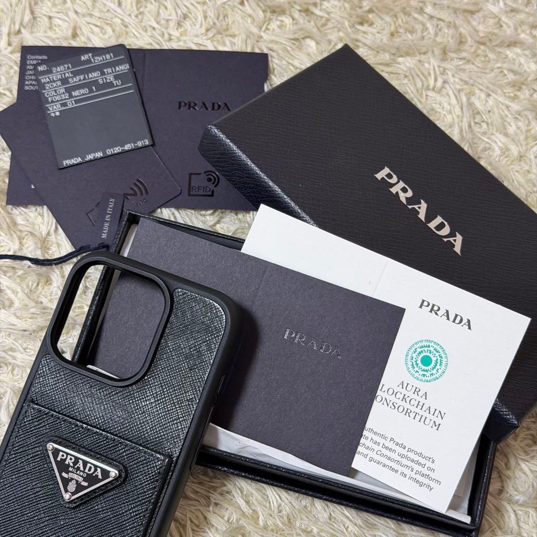 ☆良品☆PRADA プラダ　iPhoneケース　サフィアーノ　三角ロゴ　ブラック