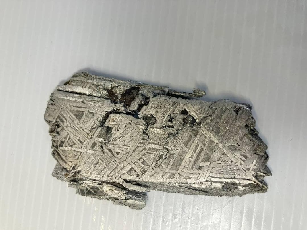 ※超レア アルタイ隕石 本物 90.0g 鉄隕石 原石 断片 破片 宇宙パワー