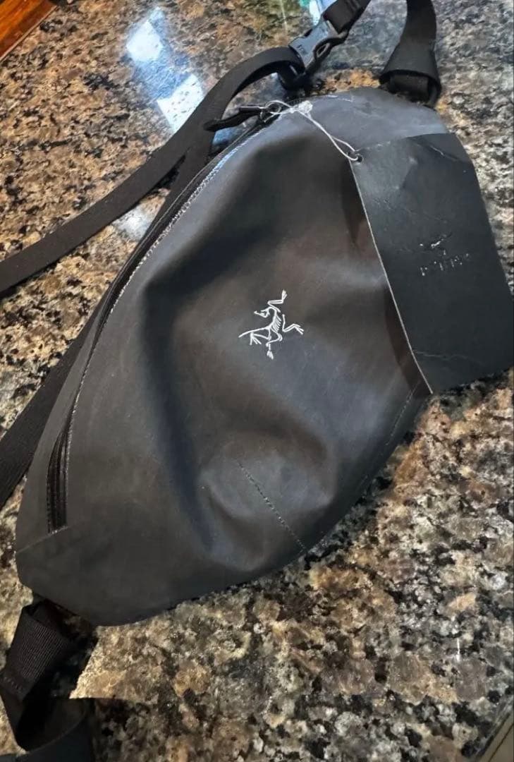 【未使用】ARC'TERYX アークテリクス　グランヴィル クロス　ボディバッグ