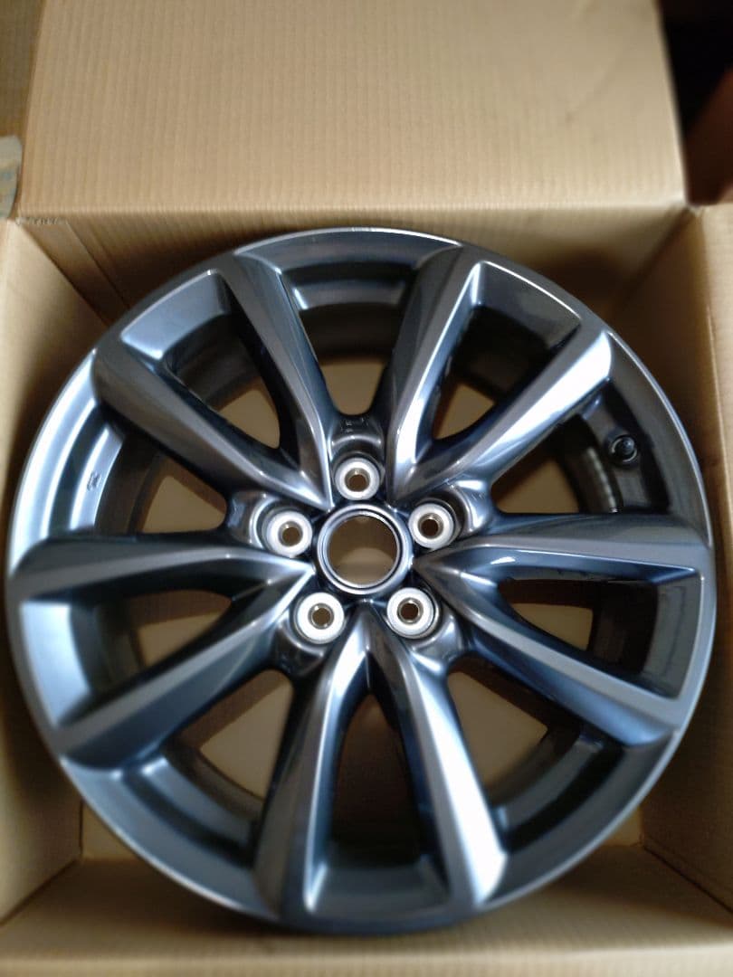 【日野】MAZDA3ファストバック純正 18インチ ダークグレ― 1本②