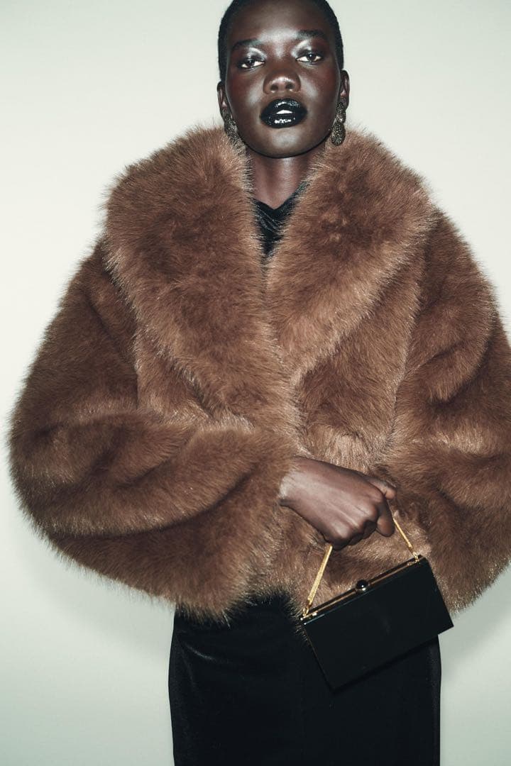 完売品ZARA ショートフェイクファーコート Sサイズ新品タグ付き　ブラウン