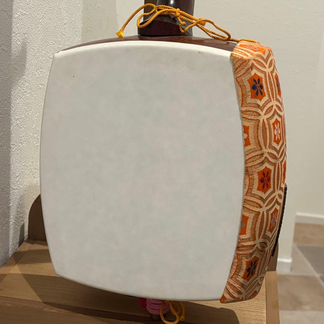 三味線 弦楽器　バチ2本　木製スタンド付き