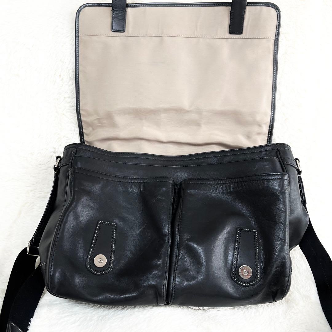 【TON】コーチ✨️美品　フラップ　メッセンジャーバッグ　Ａ４収納可　レザー