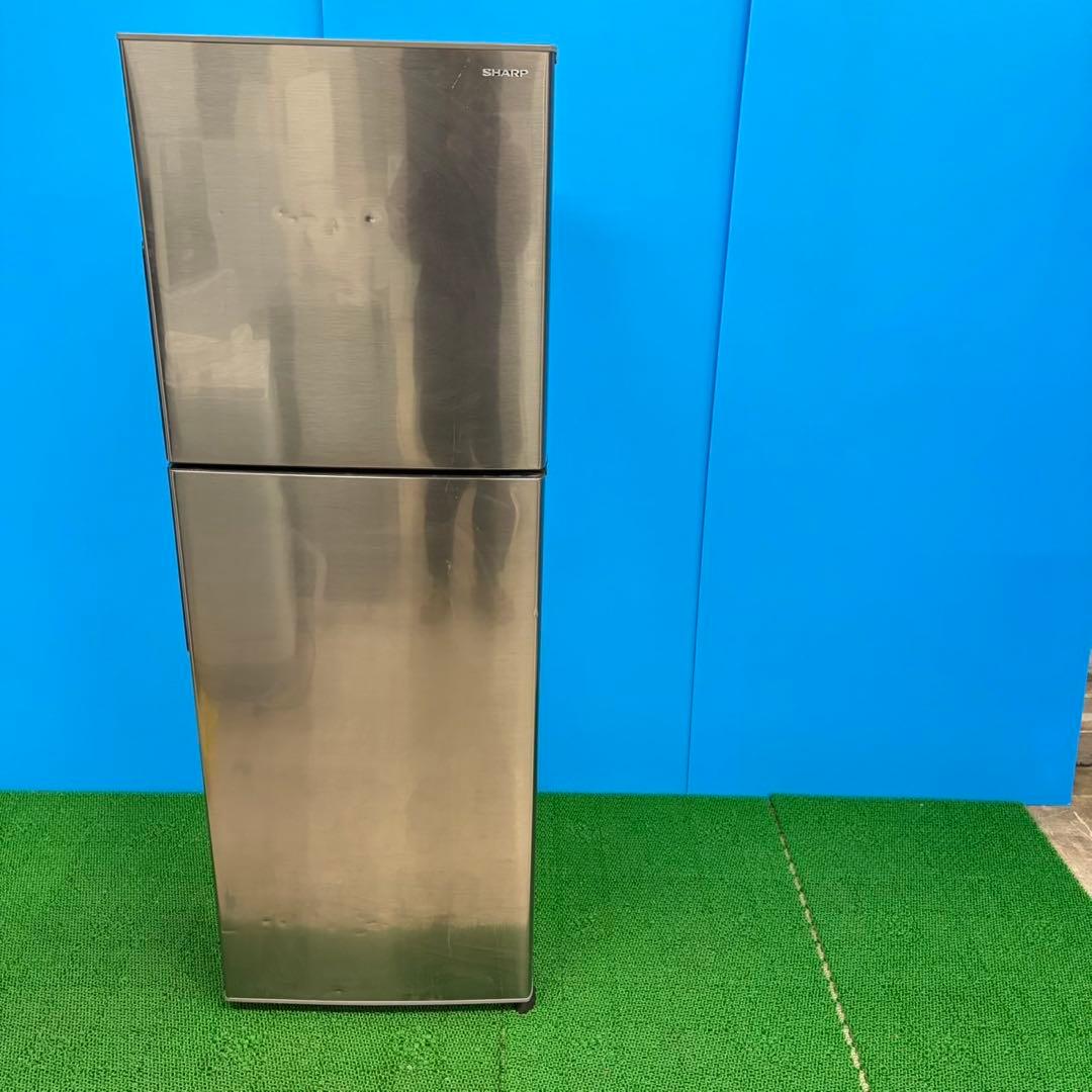 683 大きめサイズ　同棲向け　冷蔵庫　小型　大型　200L強 美品　半年保証付