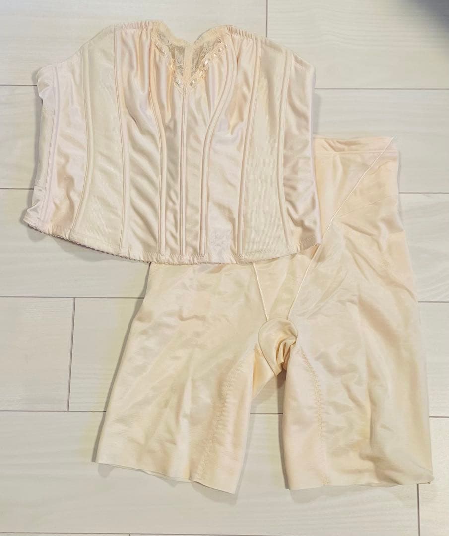 フォーシスアンドカンパニー（FOUR SIS＆CO.)ブライダルインナー2点