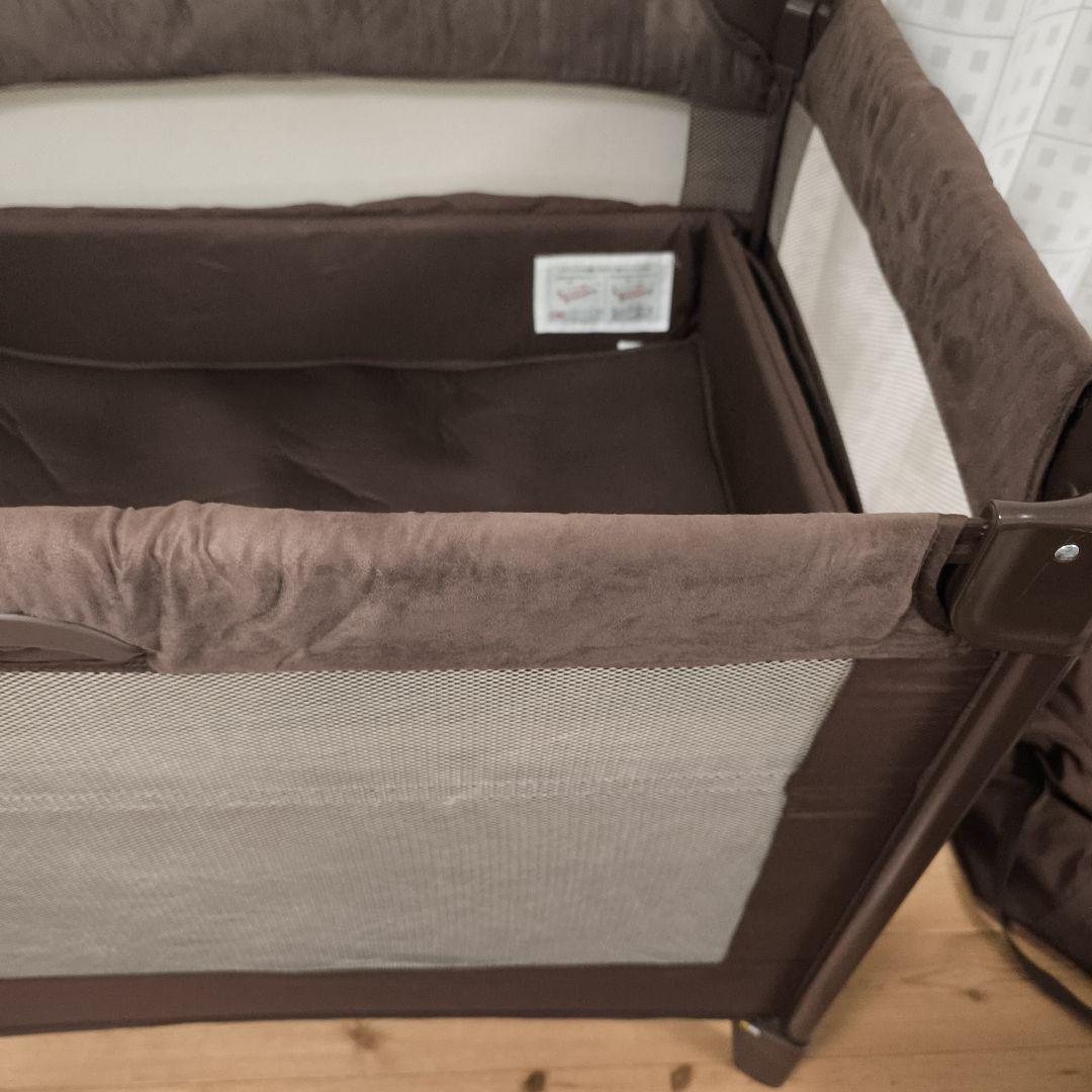 美品【Aprica/アップリカ】ココネルエアープラス ブラウン ベビーベッド