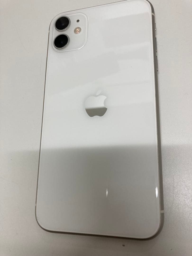 iPhone 11 128GB ホワイト　バッテリー100%　K2006