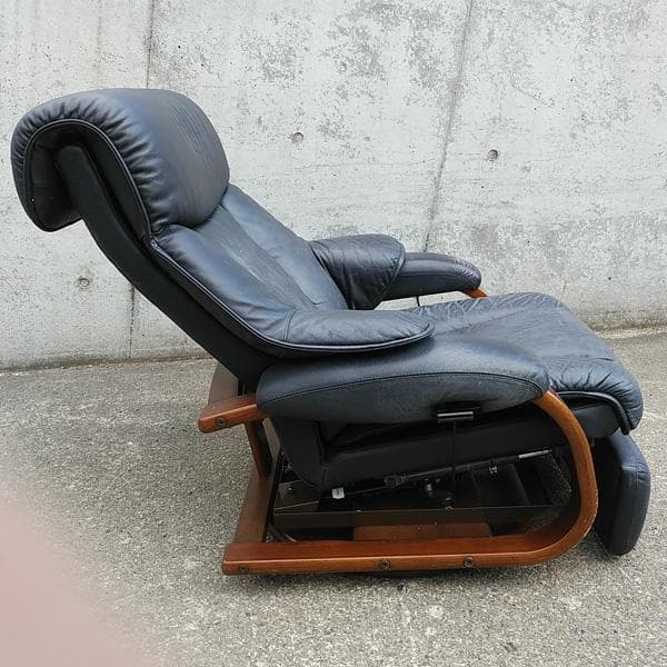 フジファニ　本革　リクライニングソファ　パーソナルチェア