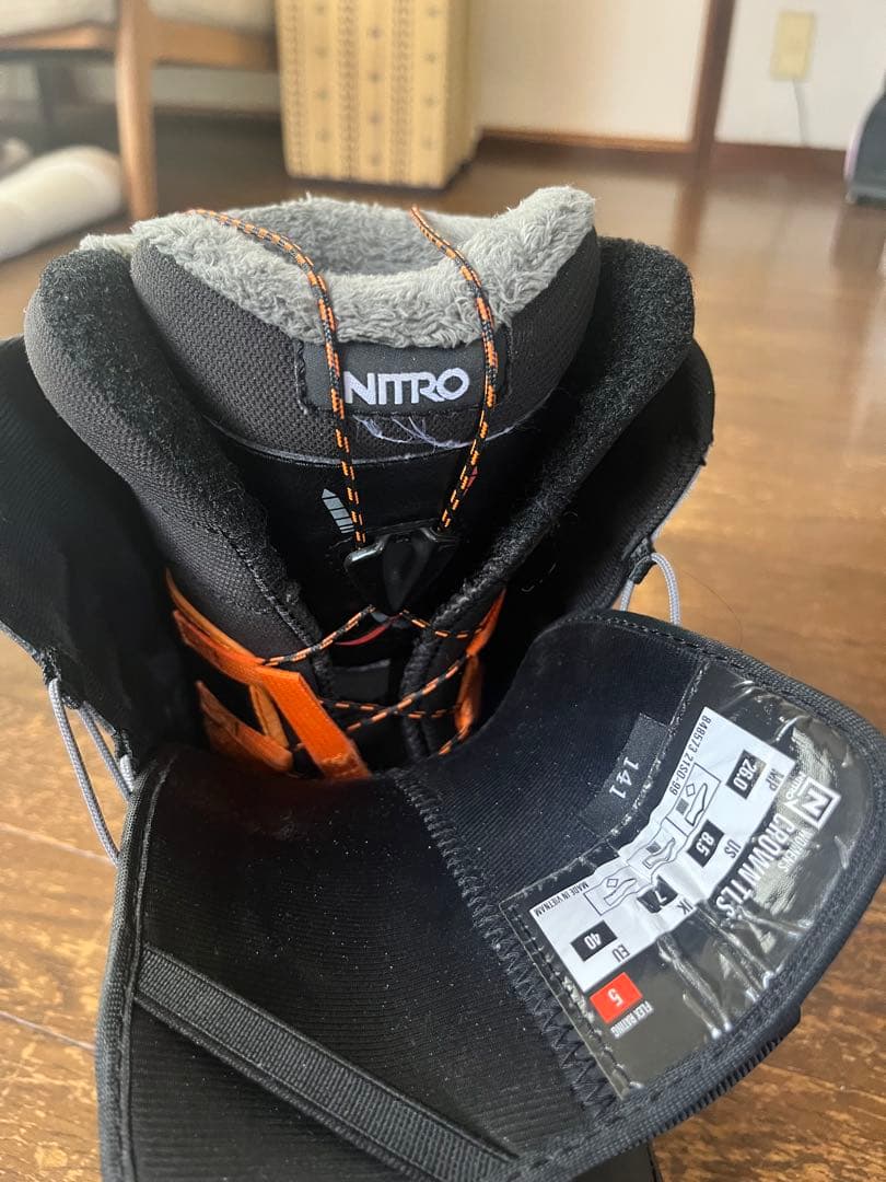 NITRO スノーボードブーツ CROWN TLS 26.0