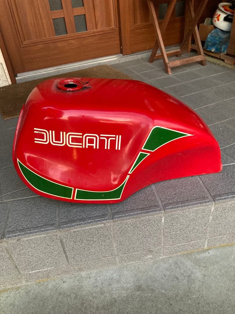 DUCATI バイク用タンク 赤