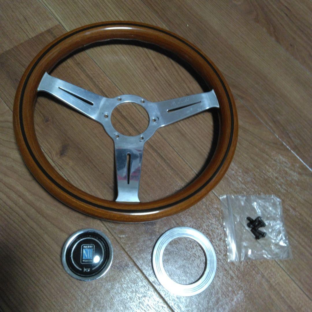 ナルディクラシックウッドステアリングホイール 32cm