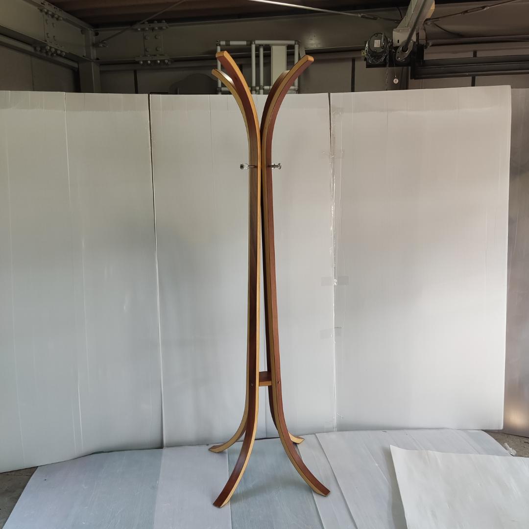 ACTUS取扱　プライウッドコートハンガー　4本脚