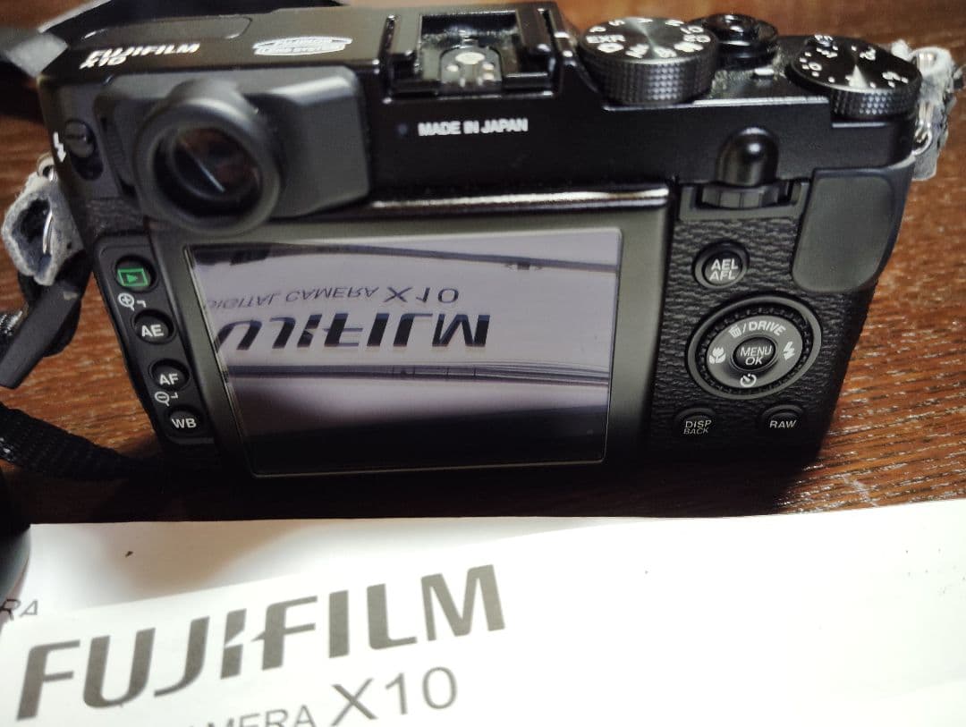 FUJIFILM　Ｘ10　高級コンパクトデジカメ　ＭＡＤＥＩＮ ＪＡＰＡＮ