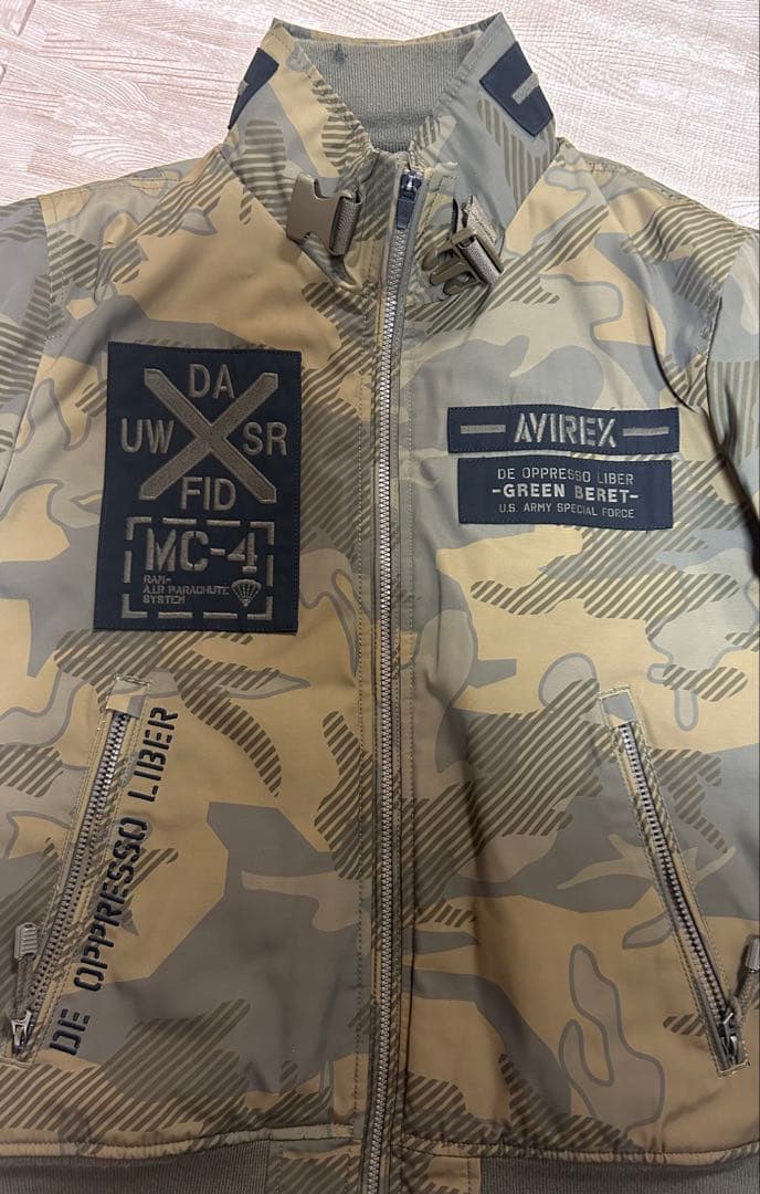 AVIREX 迷彩ジャケット