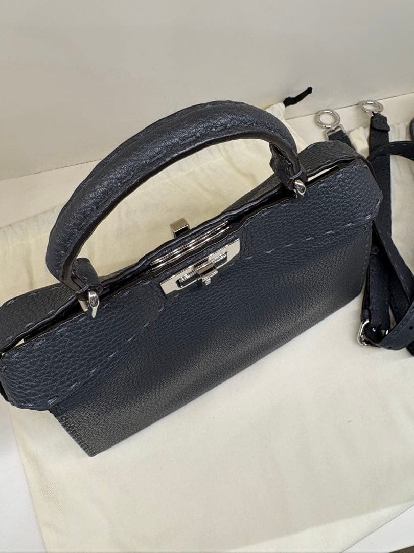 ⭐︎極美品⭐︎FENDI ピーカブー