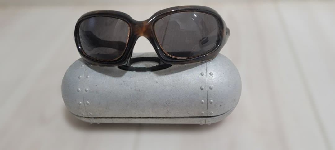 a*n様 OAKLEY Monster doggle