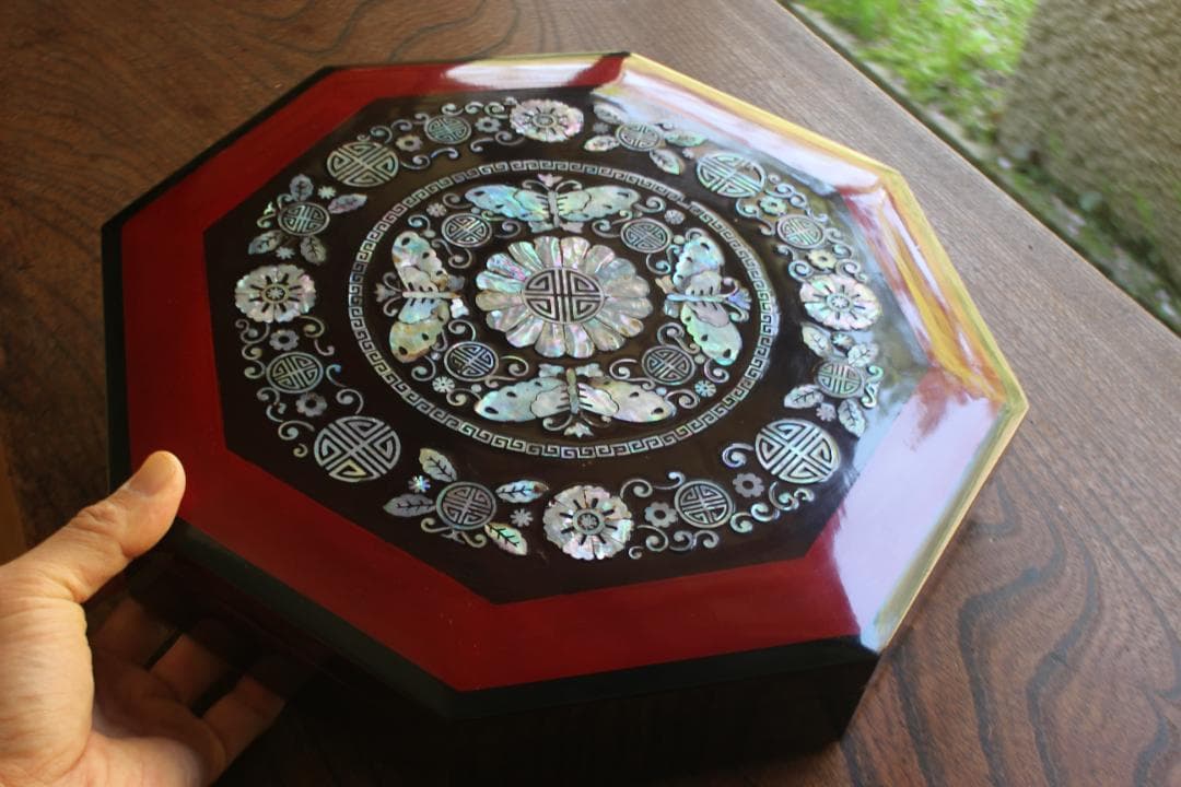 デッドストック！八角デザインに優美な螺鈿細工の映える蓋物（検民芸小物入れ弁当箱