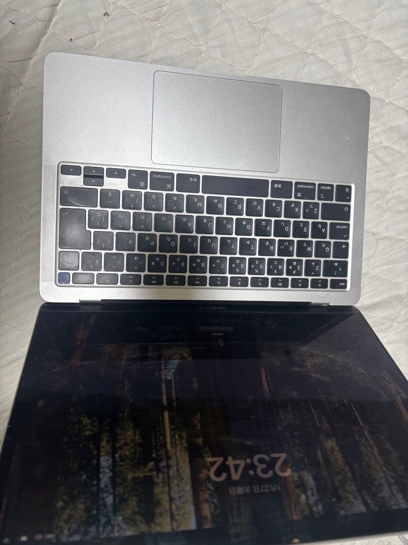 【美品】MacBookAir 本体　55555円→49999円