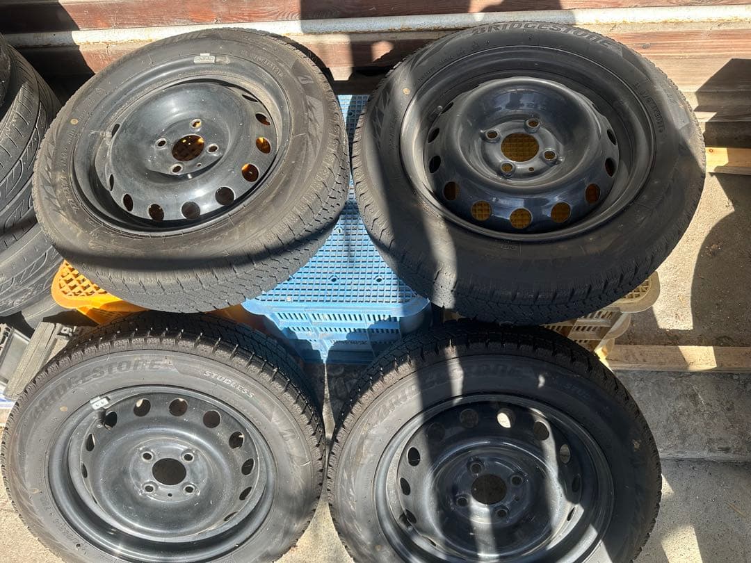 スタッドレスタイヤ付き　155/65R14 スチールホイール 4本セット