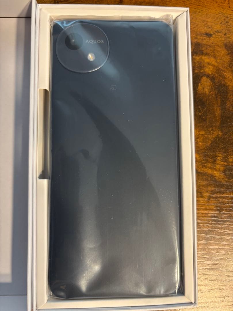 docomo AQUOS wish 4 ブラック　SIMフリー