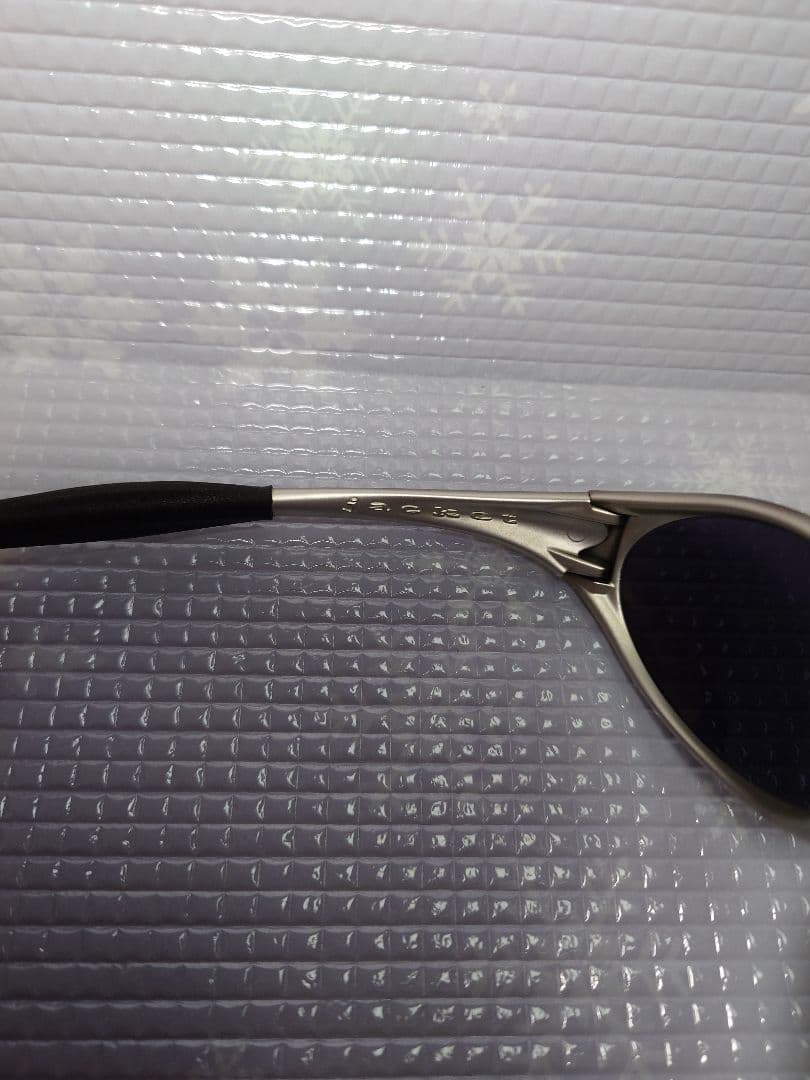 Oakley アイジャケット サングラス シルバー/ブラック