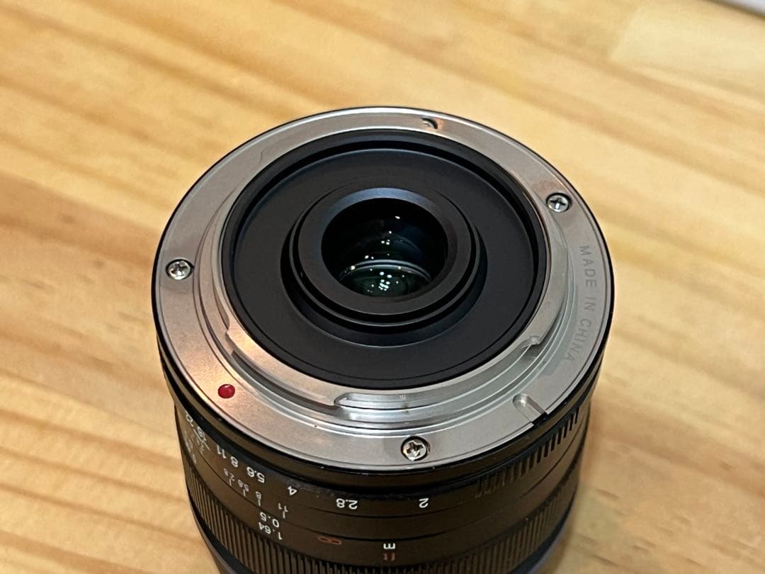 【美品】LAOWA 7.5mm F2 マイクロフォーサーズ 外箱付き