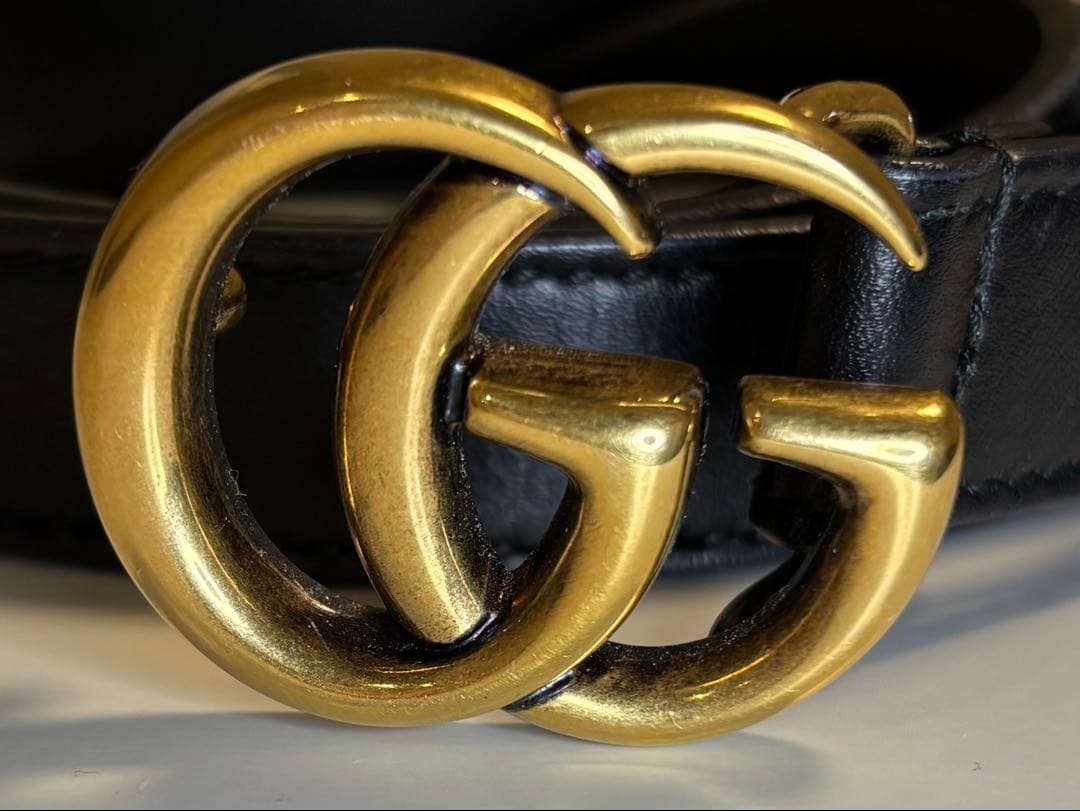 GUCCI ロゴ ブラックレザーベルト