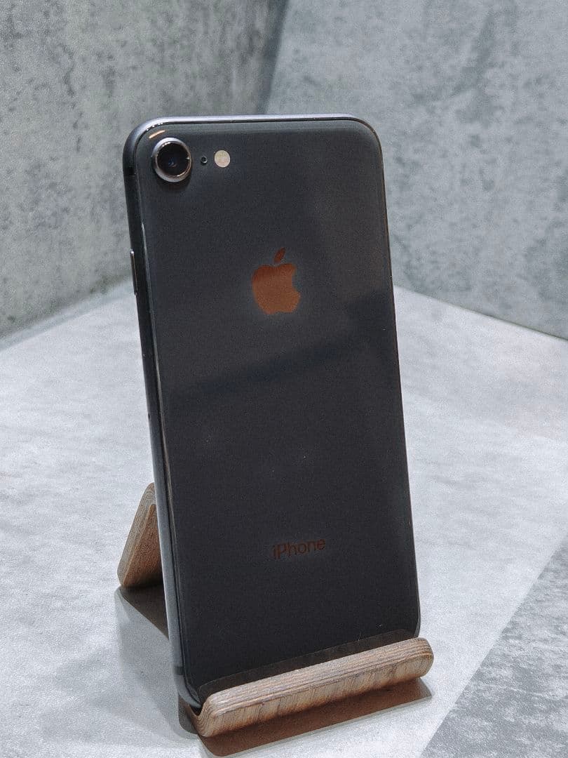 美品 iphone8 64GB スマホ SIMフリー