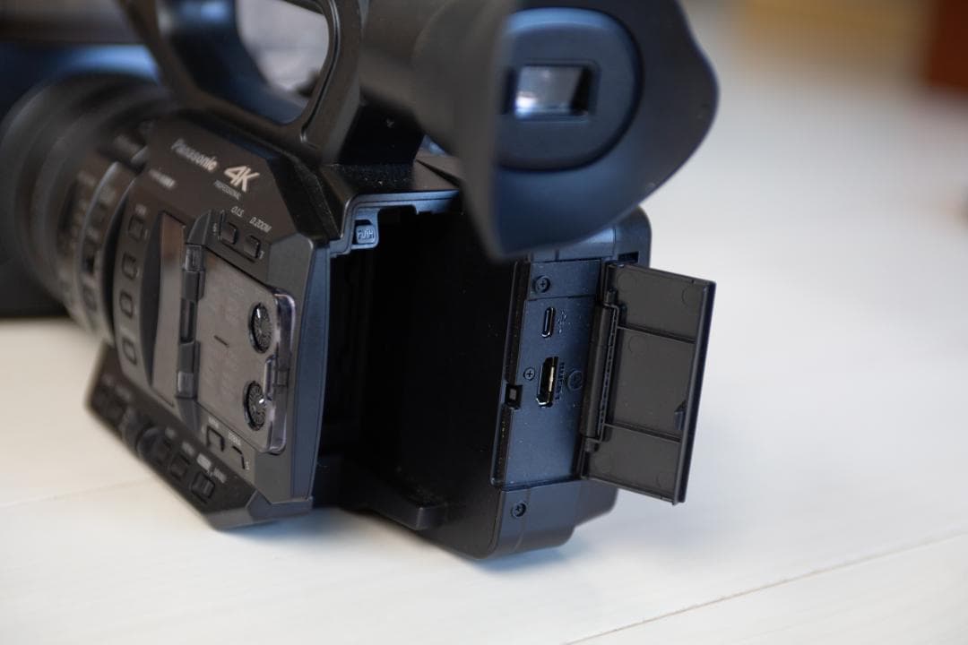 Panasonic HC-X20-K 業務用ビデオカメラ 通電時間38h