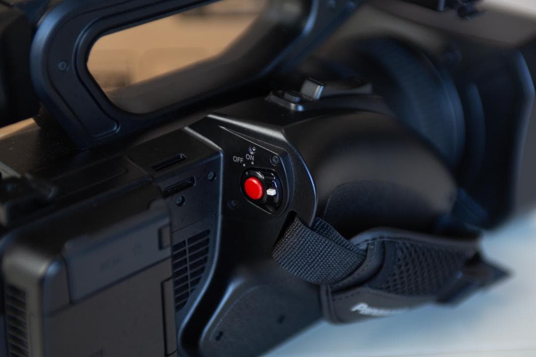 Panasonic HC-X20-K 業務用ビデオカメラ 通電時間38h