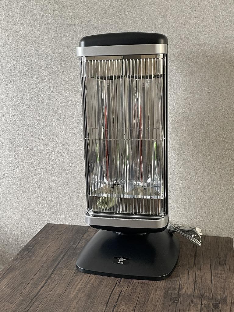 アラジン　遠赤グラファイトヒーター AEH-2G10BJ　2022年製