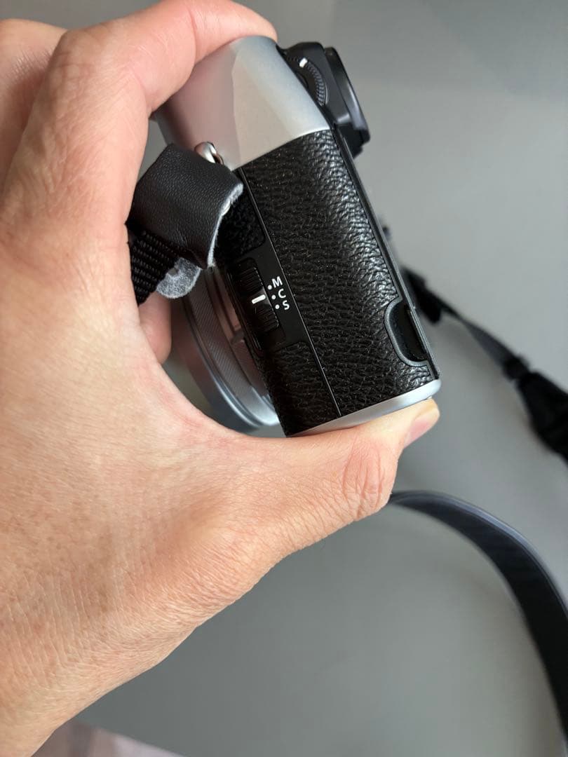 【美品】富士フイルム　X100V シルバー　おまけ複数 ワンオーナー　FUJI